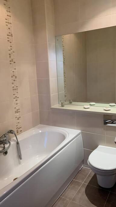 3 Bedroom Penthouse Apartment In Larne Kültér fotó