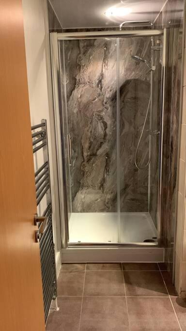 3 Bedroom Penthouse Apartment In Larne Kültér fotó